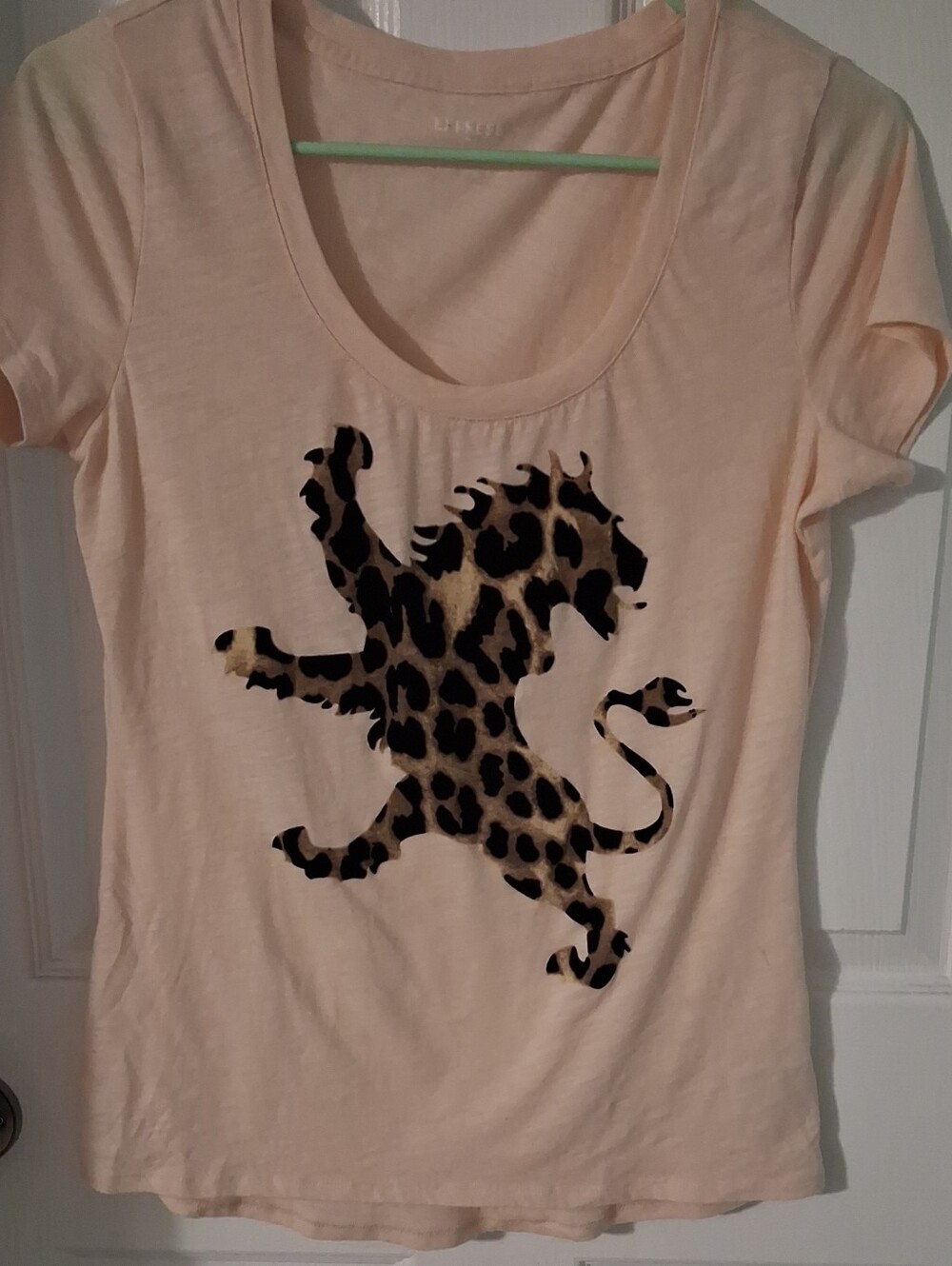Express Girls' Cream Short-Sleeve Tee with Leopard Lion Silhouette